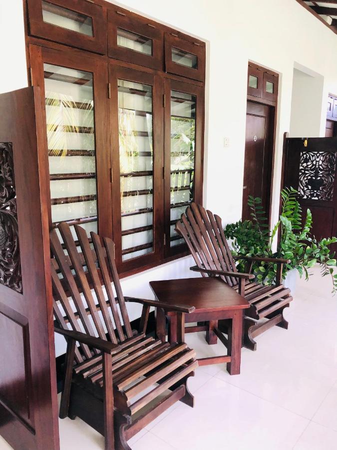 Tinara River Inn, Уелигама Екстериор снимка