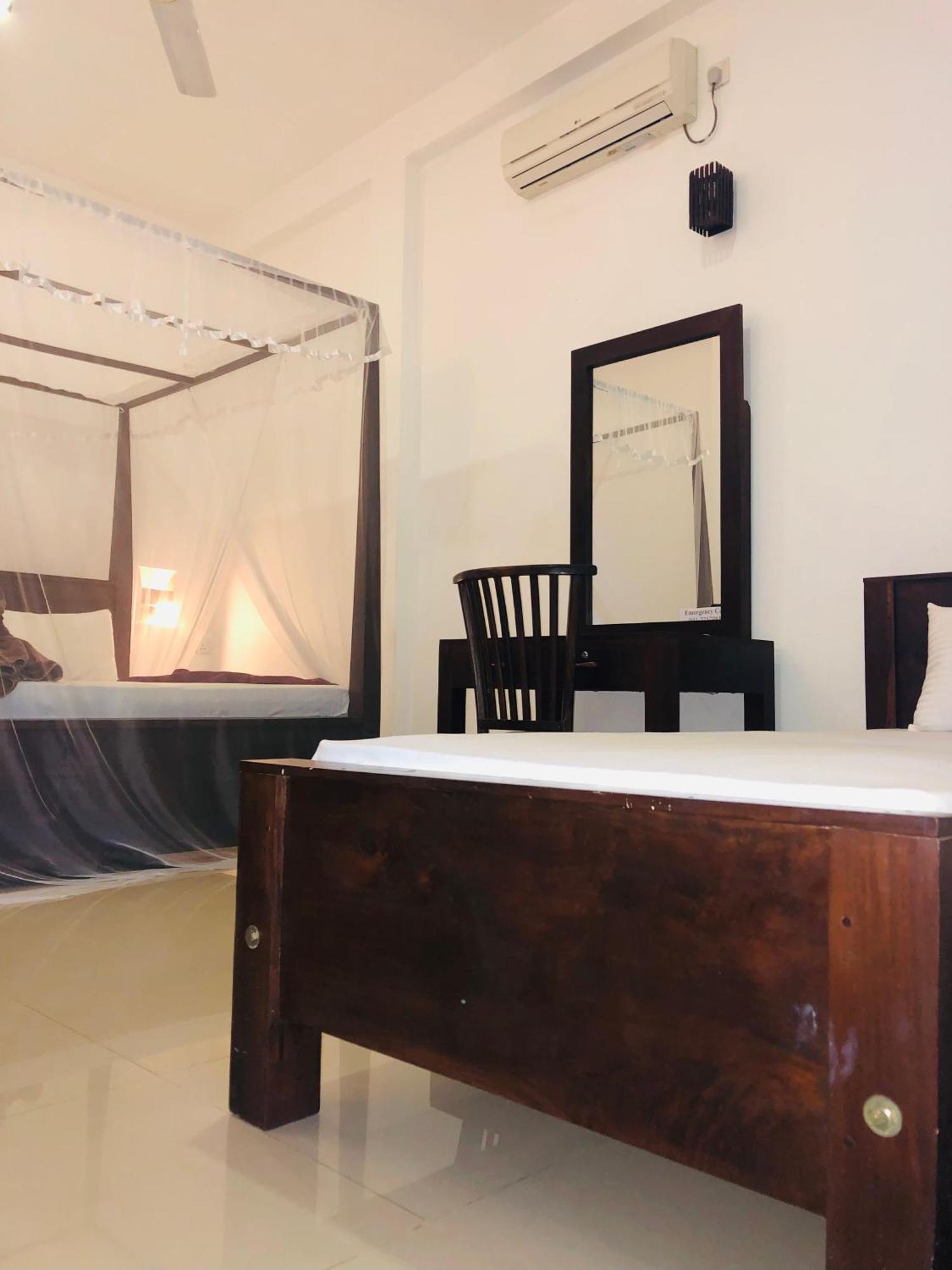 Tinara River Inn, Уелигама Екстериор снимка