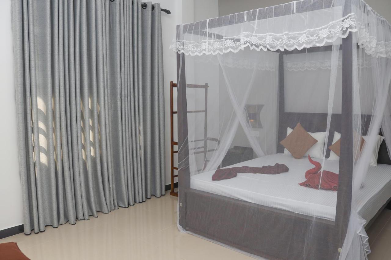 Tinara River Inn, Уелигама Екстериор снимка
